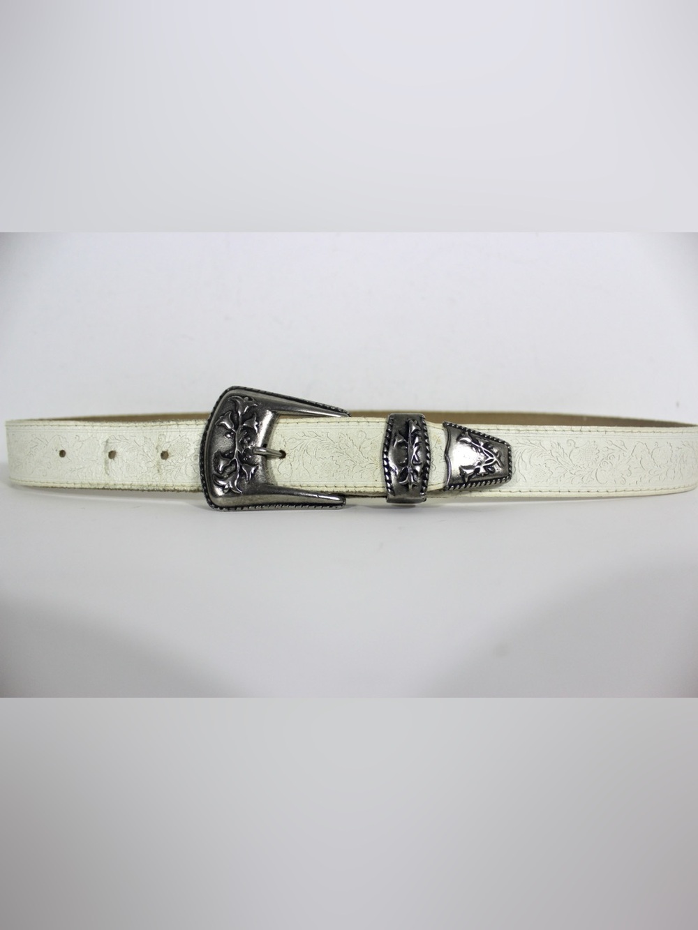 Vintage Distressed Embossed White Leather Belt Silver Buckle Keeper Loop Tip